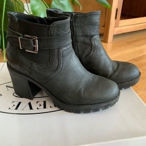 Steve Madden boots